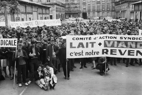 Manifestation avec banderole